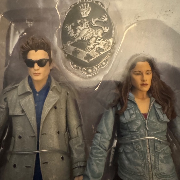 Twilight Action Dolls - Bella, Edward, Jacob (New Moon) and Alice (New Moon) - Picture 3 of 10